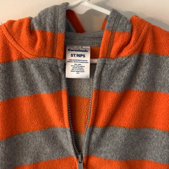 Zip up jacket - Picture 2 of 3